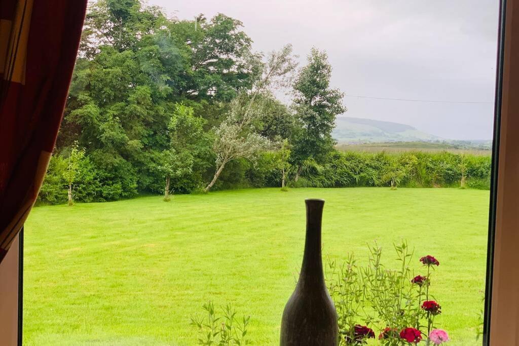 Glen Keen Farm Cottage Louisburgh Exterior foto